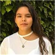 Doy clases a alumnos hispanohablantes desde los 10 años hasta la adultez. Estoy disponible para dar clases en Barcelona presencialmente o mediante modalidad en linea. El contenido de las clases es adaptable a cada persona, de todos los niveles entre básic