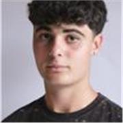 Joven de lengua materna que se propone a enseñar a extranjeros 