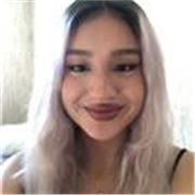Estudiante de universidad que ofrece sus conocimientos sobre la materia a quien la requiera