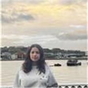 Estudiante de bachillerato sin titulación pero con conocimientos en inglés para darle clase a los más pequeños de casa.