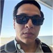 Profesor de apoyo para activar la habilidad de emprendimiento