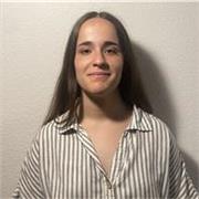 Soy estudiante de medicina. Domino el inglés y ofrezco clases de inglés, matemáticas y lengua para niños de primaria.
