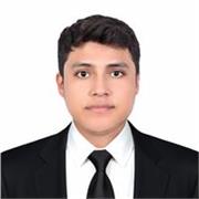 Entrenador personal, enseyando y fomentando al entrenamiento con el peso corporal