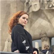 Profesora de arquitectura, español, inglés, pero gramas de diseño.