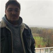 Étudiant qui souhaite soutenir de jeunes étudiants dans leur devoirs