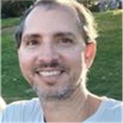 Profesor de Sociología imparte clases para nivel secundario y terciario y universitario