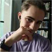 Estudiante de universidad de 20 años con un 9.5 en la nueva selectividad de Biología en Junio de 2025