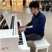 Clases de piano en L’Escala para niños y adultos