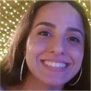 Auxiliadora nas matérias escolares com experiência presencial
