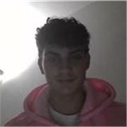 Soy una persona joven, de 18 años. Me encantan los niños y tengo un buen nivel en matemáticas, por lo que podría ser un gran apoyo