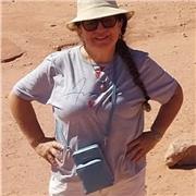 Profesora con más de 20 años de experiencia en nivel secundario y universitario y más de 8 años en clases virtuales