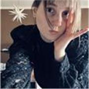 Prowadzę zajęcia dla dzieci, młodzieży i osób dorosłych. Podczas zajęć kładę nacisk na przyjazną atmosferę i kreatywność