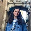 Soy biotecnóloga y estudiante de máster, puedo dar clases de ciencias, matemáticas, inglés...