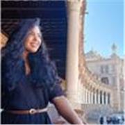 Canguro, con experiencia con niños, hábitos de lectura y conocimientos de inglés, médico de formación.