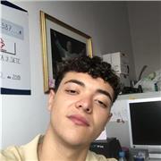 Profesor de cualquier asignatura imparte clases a niños menores de 15