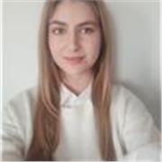 Titulada en Estudios Ingleses y Traducción y tras haber vivido un año en Inglaterra, estoy preparada para ayudar a cualquiera.