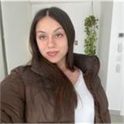 Soy una estudiante con certificado C1 Cambridge. Me encanta aprender y enseñar. Obtuve la ESO con Mención Honorífica
