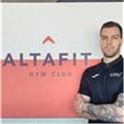 Entrenador personal titulado. Especializado en pérdida de peso y grasa, entrenamiento de fuerza y rehabilitación de lesiones
