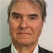 Ingénieur en électronique met son expérience au service des apprenants souhaitant se familiariser avec les domaines scientifiques