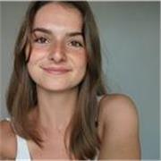 Prenez confiance en anglais avec des cours en ligne adaptés à tous les âges animés par une étudiante bilingue formée à l'étranger.