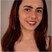 Docente paciente, comunicativa y creativa con experiencia impartiendo clases en inglés para niños, jóvenes y adultos.