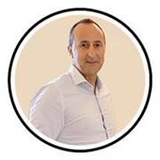 Sono disponibile per aiutare gli stranieri ad imparare la lingua italiana.