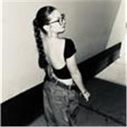 Joven estudiante a la que le encantan los niños y aprender cosas nuevas, me gustaría dar clase a niños pequeños.