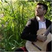 Insegno chitarra classica e qualche base di acustica ed elettrica, ho una laurea magistrale col massimo dei voti