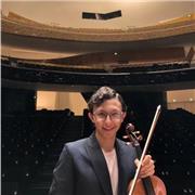 Clases de violín online o presencial, todos los niveles. Soy Juan David, violinista con 15 años de experiencia en interpretación