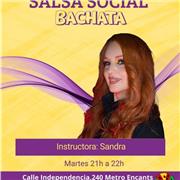 Soy un apasionado de la salsa con años de experiencia en el baile social y la enseñanza. Mi método se basa en combinar técnica, mu