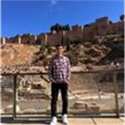 Soy Venezolano portugués, puedo enseñarte cualquiera de los dos idiomas.