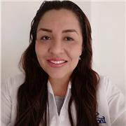 Profesora imparte clases en primaria y bachillerato para asesoría y refuerzo de temas