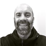 With 25 years experience in highly competitive creative industries, I can help you break in, stay resilient & achieve your goals.