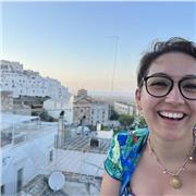 Laureata magistrale insegna inglese, tedesco e spagnolo