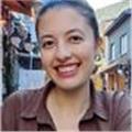 İngilizce akademik ve konuşma diline hakim. Online 7 yıllık ders verme deneyimine sahip.