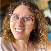 Aiutare i bambini nello studio con pazienza e attenzione ai loro bisogni con un supporto sereno e personalizzato