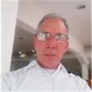 No soy profesor, pero tengo título de estudios de Inglés avanzado, Método Interchange. Ingeniero en explotacion Naval, graduado en Rusia, Sant Petersburgo. Origen cubano