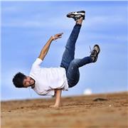 Cours de danse (Hip Hop, Urbaine Danse chorégraphie, Contemporaine, la house danse, entraînement a l'Improvisation ).. Cours d'entraînement physique* (souplesse et renforcement musculaire)
