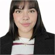 Me defino una persona alegre, con mucho entusiasmo en ayudar a niños.