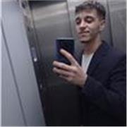 He hecho boxeo, también jiu jitsu, algo de Kick boxing y puedo ayudar a gente mayor a defenderse, a niños de 3 a 12 años. 