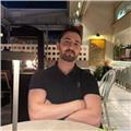 Çalışkan ve istikrarlıyım. Öğrencilerim hangi yaş grubunda olursa olsun ben de o şekilde kendimi hazırlar ve ona göre ders veririm