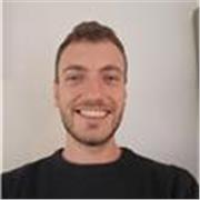 Professeur de français natif, jeune et plein d'énergie.
