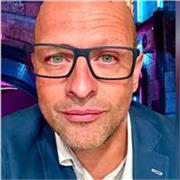 Experto en oratoria y comunicación-hablar en público con más de 20 años de experiencia como DIRCOM, portavoz político, periodista 