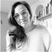 Formatrice FLE passionnée, cours en ligne clairs efficaces. 