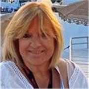 Maestra y profesora de filosofía imparte clases de Español