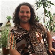 Arrancamos de menor a mayor escala. Son clases FACILES, dinámicas y divertidas aprendiendo a tocar canciones con Armado de acordes muy sencillos