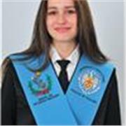 Graduada en Estudios Ingleses por la Universidad Complutense de Madrid, con solida formación en lingüística inglesa y literatura.