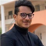 Titulaire d’un bachelor en analyse commerciale, j’excelle en anglais, mathématique et informatique.