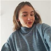 profesora de refuerzo escolar para niveles de primaria, ESO y bachillerato. Matrícula de honor en bachillerato y con muchas ganas de enseñar y ayudar :)