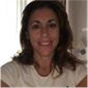 Segretaria spagnola che impartisce lezioni ai ragazzi fino Università